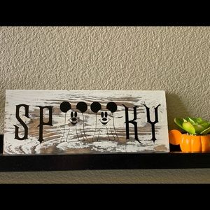Disney Spooky Halloween Sign